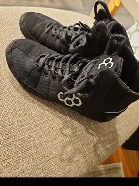 Men's Black Athletic High-Top Sneakers